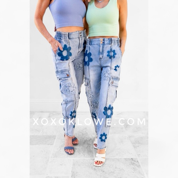 Oli & Hali Daisy Patched Frayed Edge Stretch Cargo Jeans Relaxed Fit - Picture 3 of 16